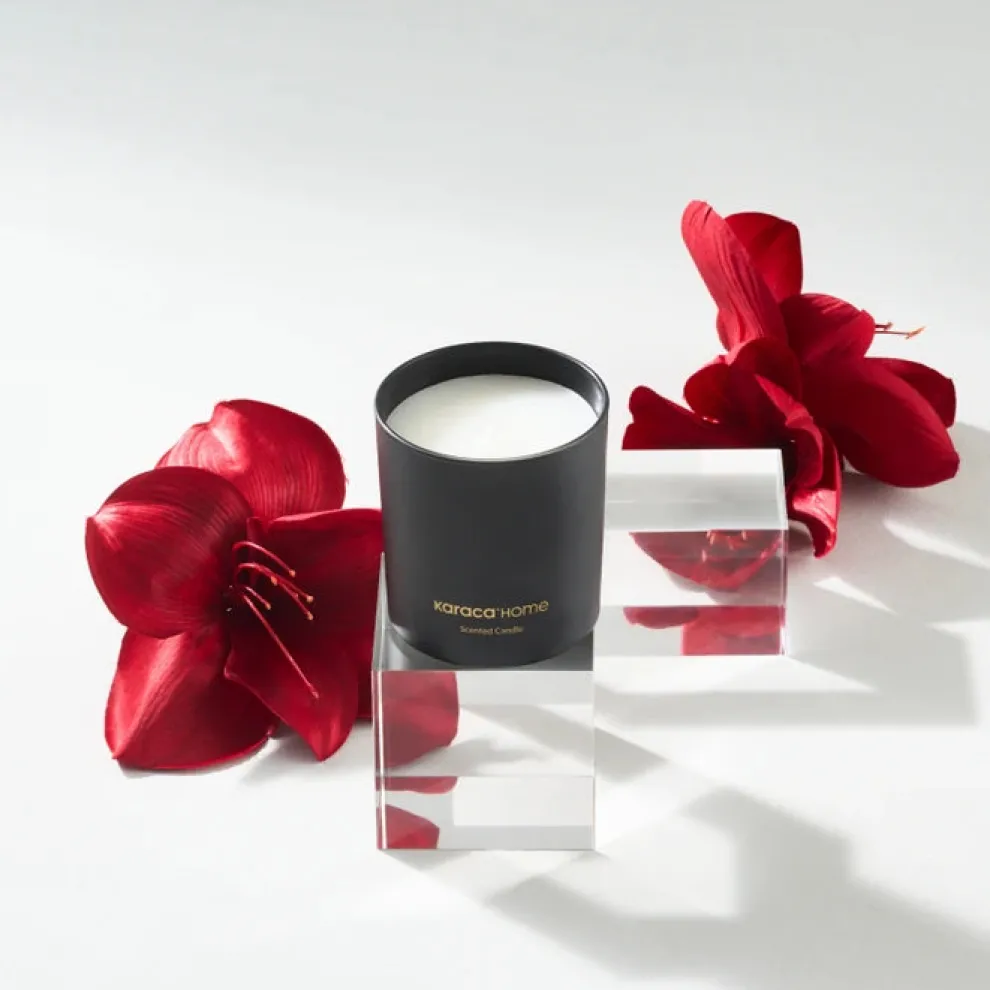 Amber Blossom Scented Candle 8x9.5cm, Red