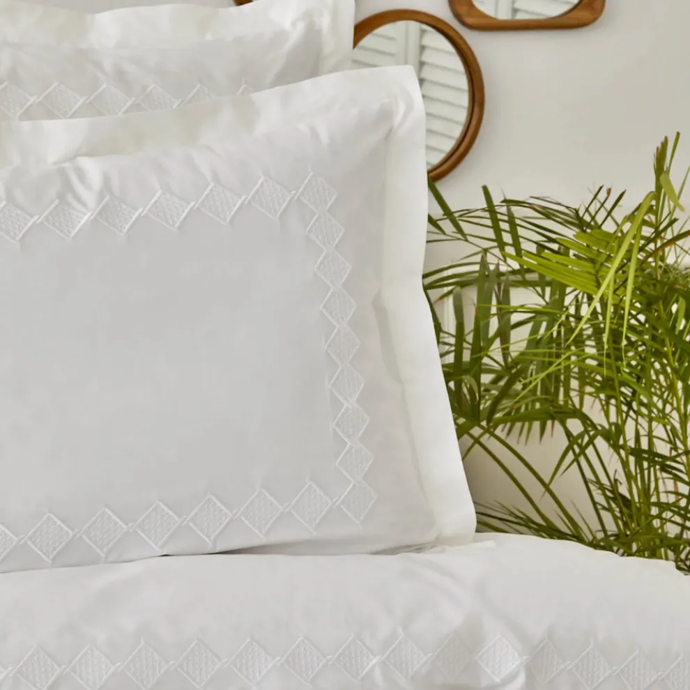 Karaca Home Marigold Percale 100% Turkish Cotton Embroidered Duvet Cover Set, King, White