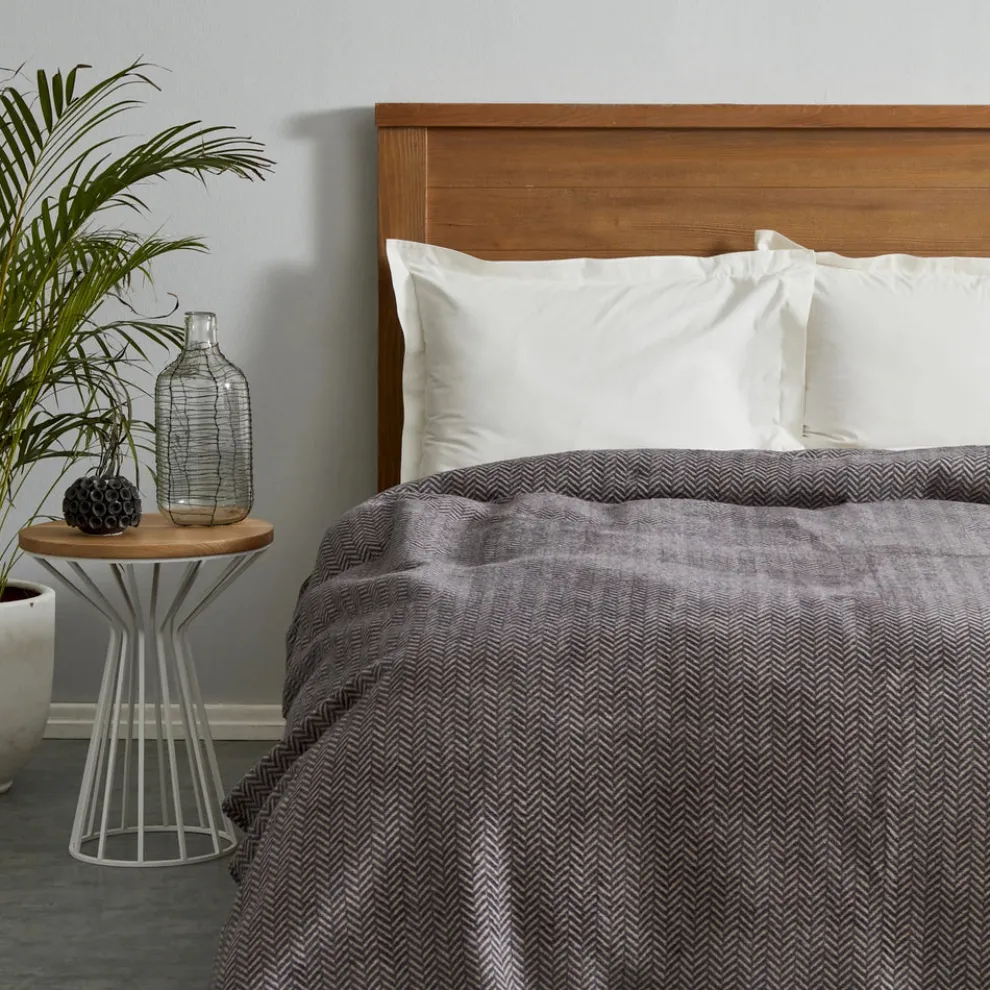 Karaca Home Sandra Herringbone Pattern Blanket, 200x220cm, Double, Grey