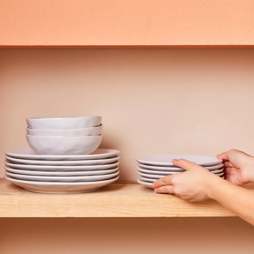 Karaca Scarlet 18-Piece Stoneware Dinner Set for 6 People, White