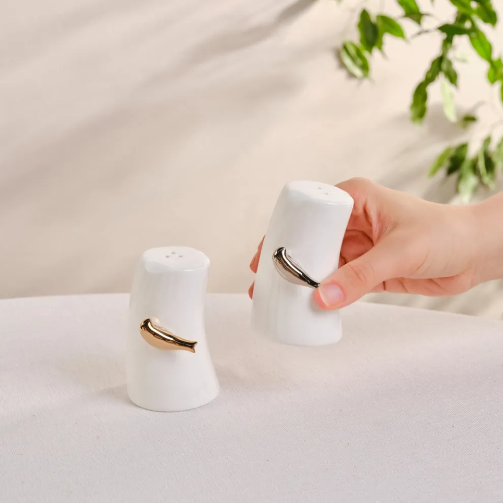 Karaca X Müge Anlı Bone China Salt and Pepper Shaker, Gold White